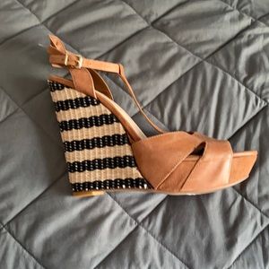 Never worn Jessica Simpson Wedges
